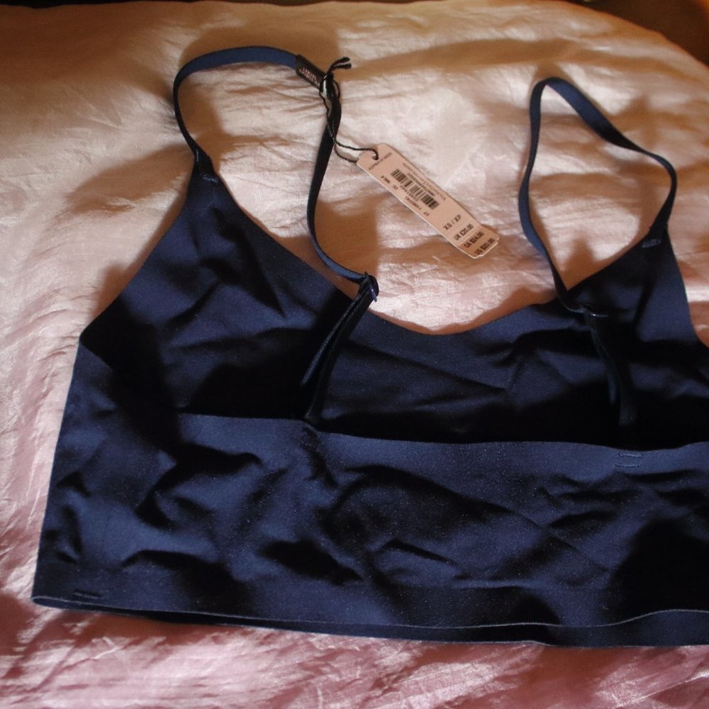 NWT VS BRALETTE(XS/XP) - Picture 4 of 7
